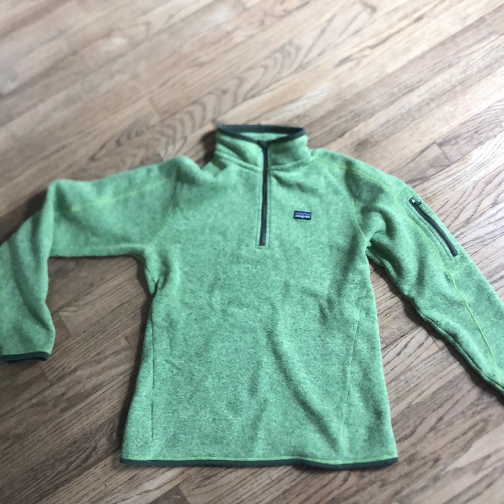Green womens patagonia pullover